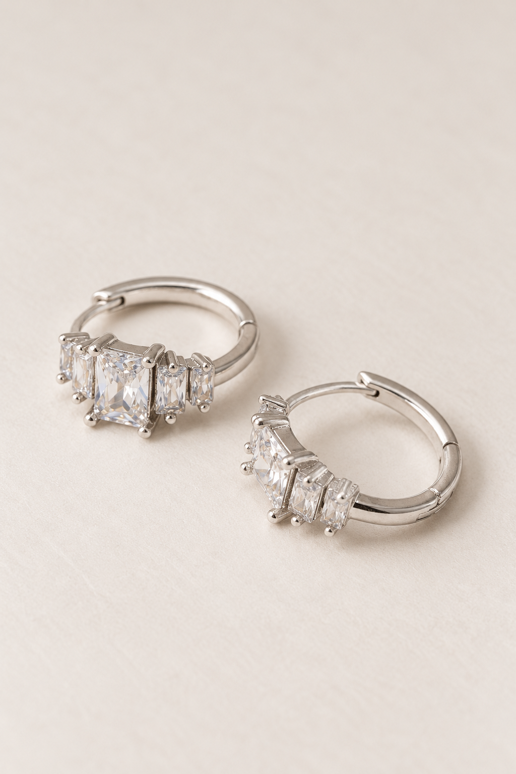 GIGI CZ BAGUETTE SILVER HUGGIES
