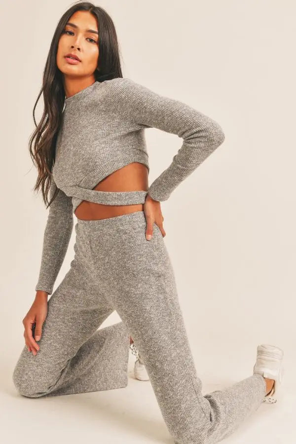 PONY SIDE CUTOUT CROP TOP