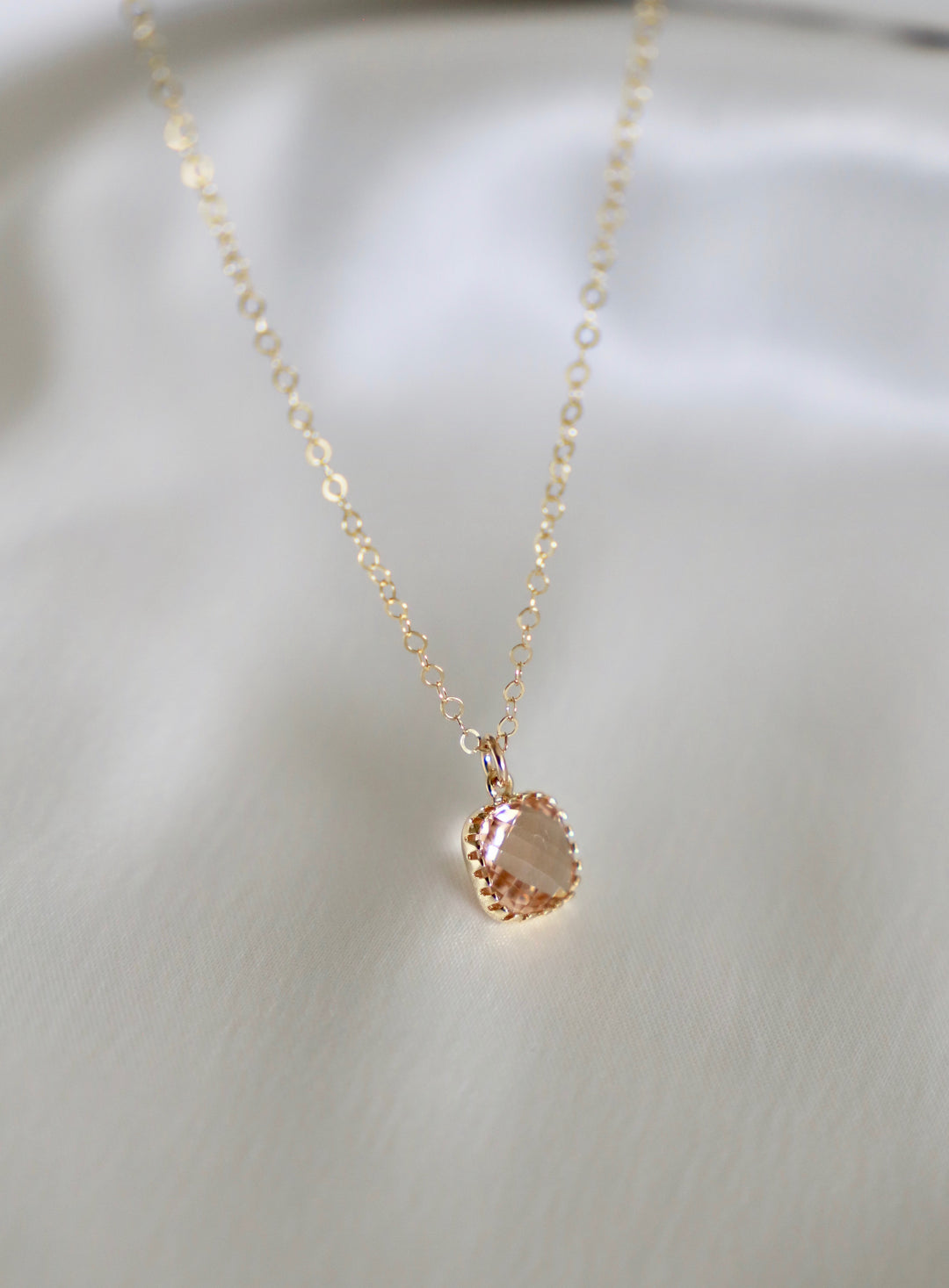 CHAMPAGNE SQUARE BEZEL NECKLACE