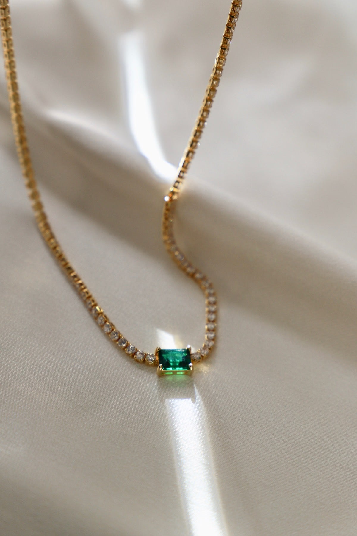 14k Yellow Gold Diamond Emerald Link Necklace - Necklaces